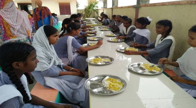As per UNESCO, 4 out of every 10 countries do not have food needs in their schools.
