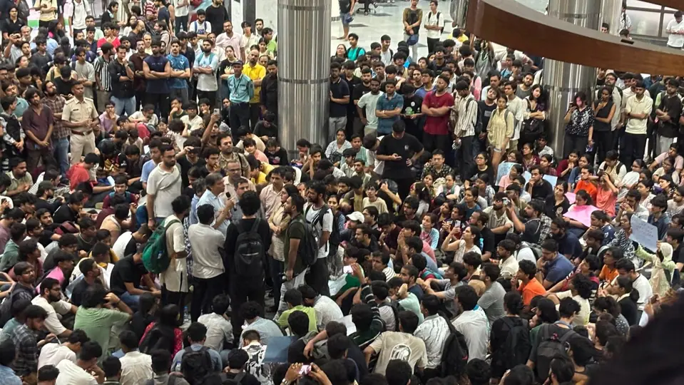 Students stage protest at IIT Delhi following the death of an MSc Physics student. (X/Ashutosh Ranka)
